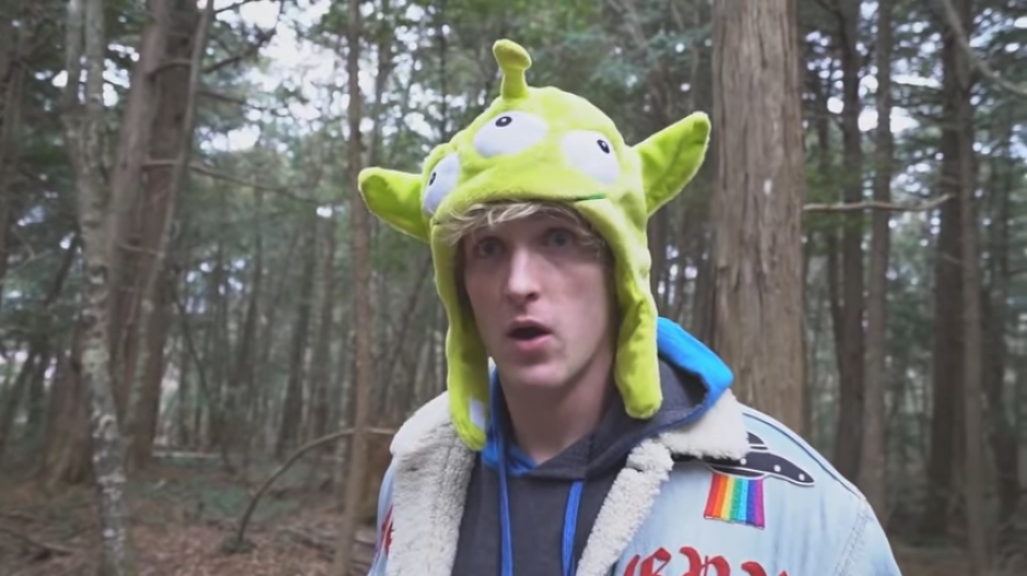 El bloguero ha sido suspendido luego de mostrar la escena que ha herido susceptibilidades en redes sociales. (Captura Video)