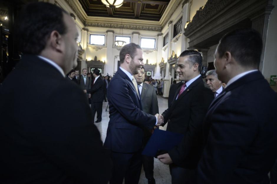 Hasta horas antes de la elección, uno de los grupos del MR decían no apoyar la planilla de Álvaro Arzú, luego cambiaron de idea. (Foto: Wilder López/Soy502)