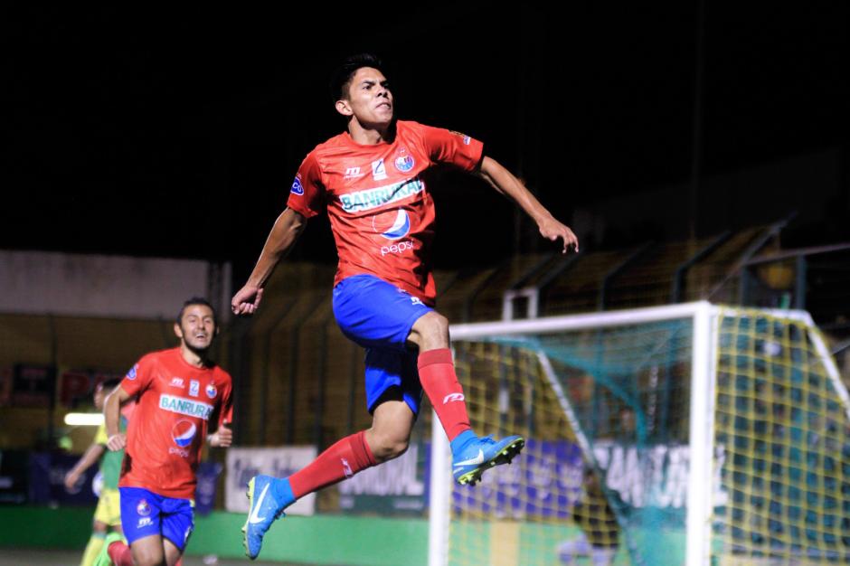 John M&eacute;ndez anot&oacute; el primer gol de Municipal y le dio la primera victoria al equipo que dirige Hern&aacute;n Medford. (Foto: Luis Barrios/Soy502)