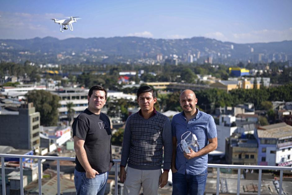 Los tres amigos se dedican a realizar videos y fotos. (Foto: Wilder L&oacute;pez/Soy502) 