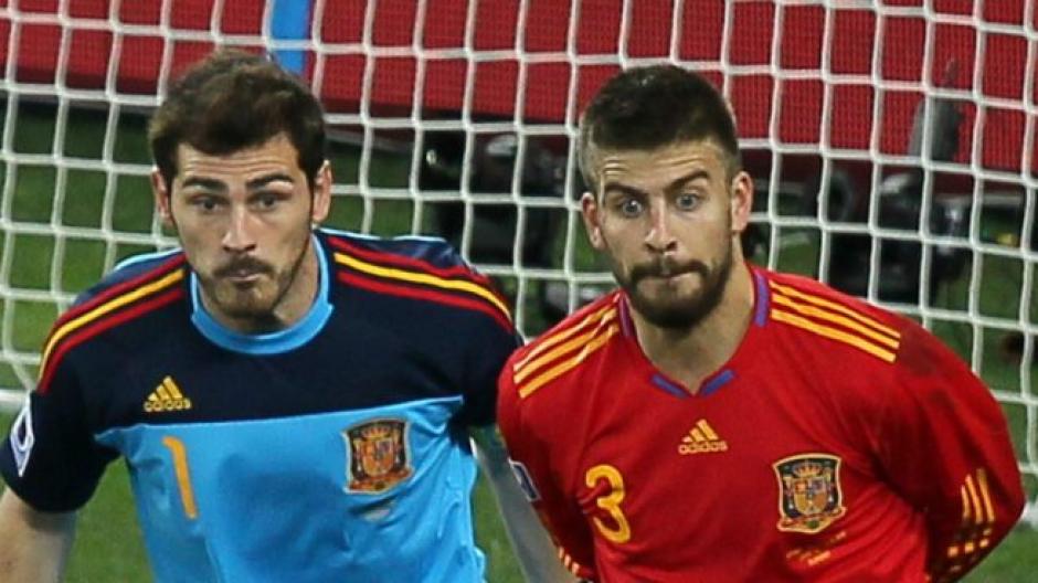 El portero y el defensa tienen una buena relaci&oacute;n en las redes y son buenos amigos fuera de las canchas. (Foto: archivo/AFP)