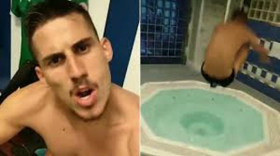 Así fue el&nbsp; loco festejo de los jugadores del Leganés en el camerino del Santiago Bernabéu. (Foto: captura de video)