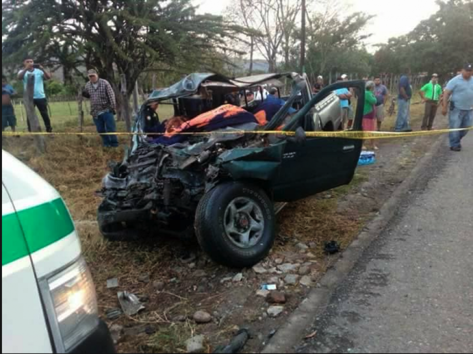 Los ocupantes del picop perdieron la vida. (Foto: Oriente News)&nbsp;