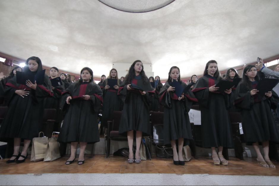 Los recién graduados obtuvieron malas calificaciones en matemática y lectura, según evaluación del Mineduc. (Foto: archivo/Soy502)