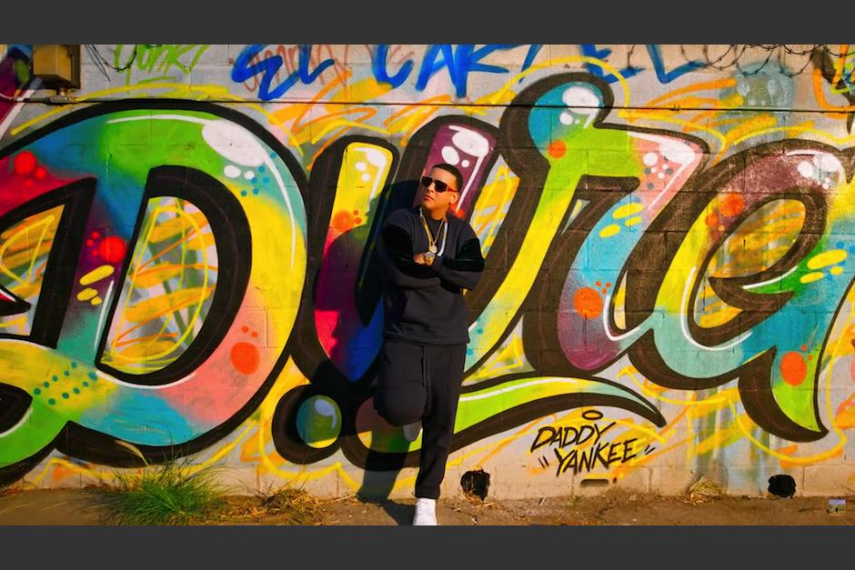 Daddy Yankee comparti&oacute; el sexy video de la guatemalteca Gaby Asturias, quien baila el tema Dura. (Foto: captura de pantalla)&nbsp;