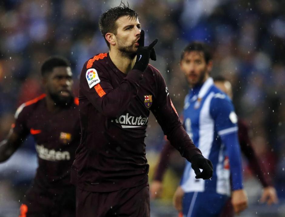 Gerard Piqu&eacute; celebr&oacute; mandando a callar a la afici&oacute;n del Espanyol. (Foto: Marca)