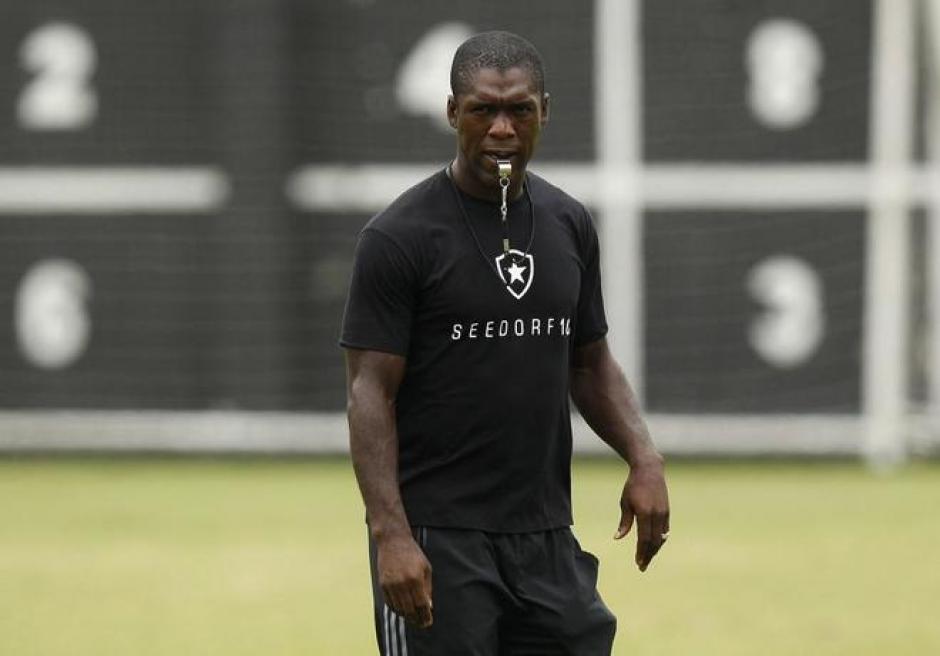 Clarence Seedorf espera recomponer el rumbo del Deportivo La Coru&ntilde;a. (Foto: archivo/AFP)
