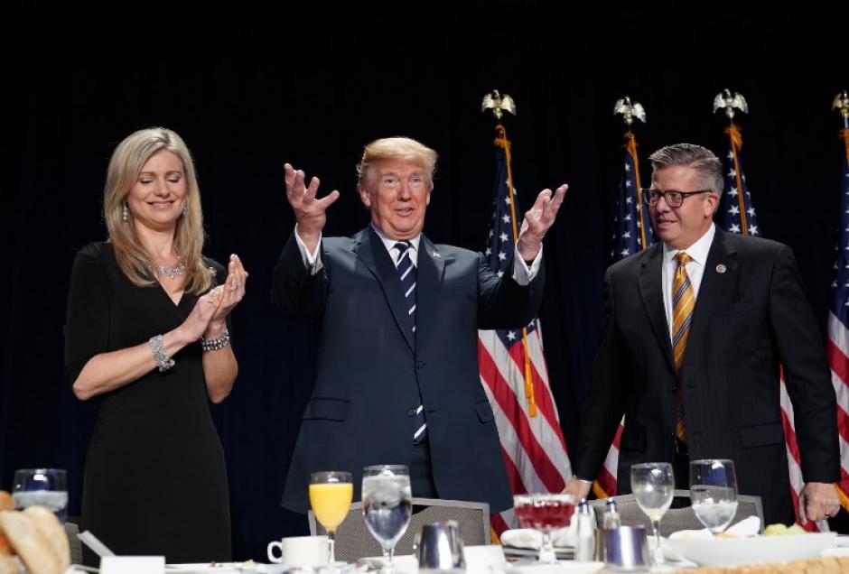 Ambos tuvieron un breve momento para hablar. (Foto: AFP)&nbsp;