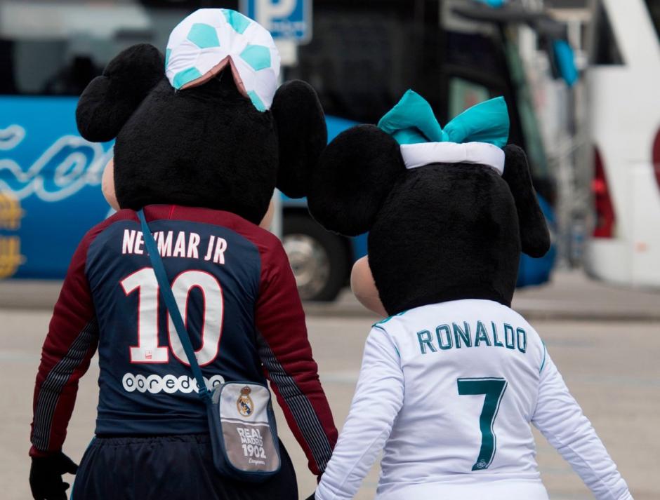 Estos aficionados demuestran que su relaci&oacute;n no tiene barreras. (Foto: UEFA Champions League)