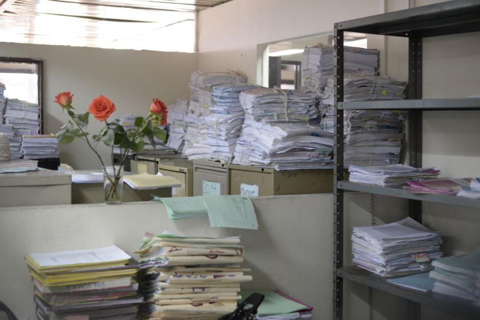 Pilas de expedientes en tr&aacute;mite se observan en los juzgados de todo el pa&iacute;s. (Foto: Wilder L&oacute;pez/Soy502)