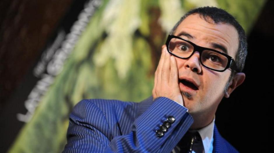 Aleks Syntek inici&oacute; una guerra de palabras con los tuiteros que se burlaron de &eacute;l. (Foto: Noisey)