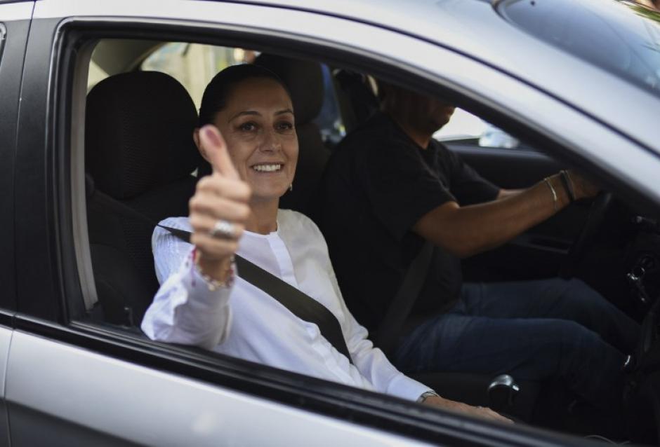 La candidata del Movimiento de Regeneración Nacional&nbsp;(Morena),&nbsp;se convirtió este domingo en la primera mujer electa a la alcaldía. (Foto: AFP)