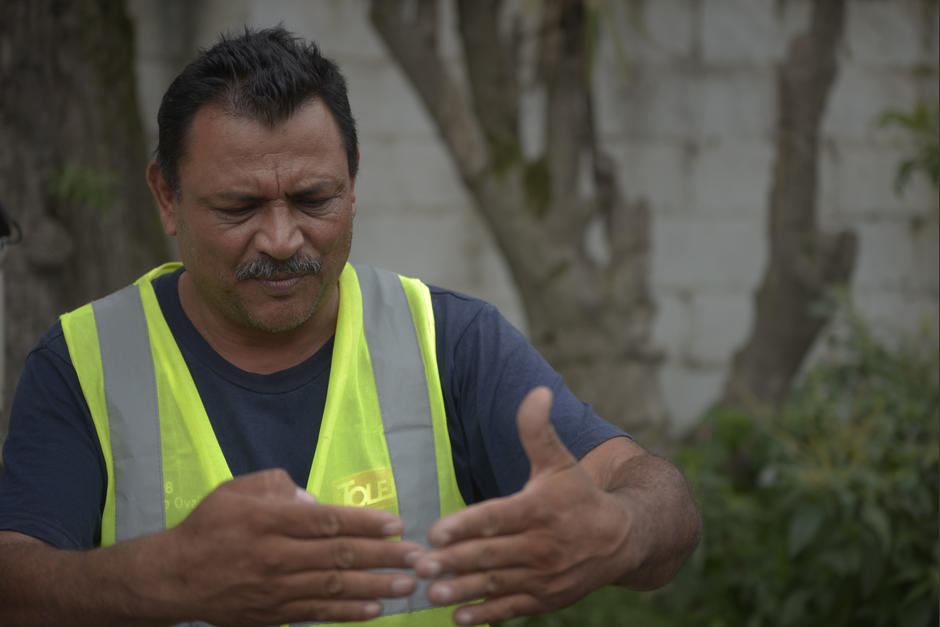 Eswin Ovalle, narra cómo el flujo piroclástico bloqueo las rutas de escape. (Foto: Wilder López/Soy502)