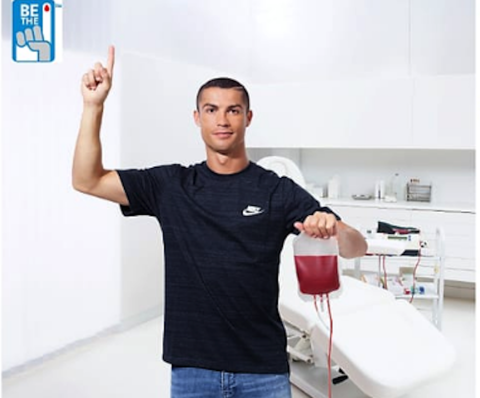 Cristiano Ronaldo es la imagen de una campa&ntilde;a para solicitar donadores de sangre en Italia. (Foto: AVIS)