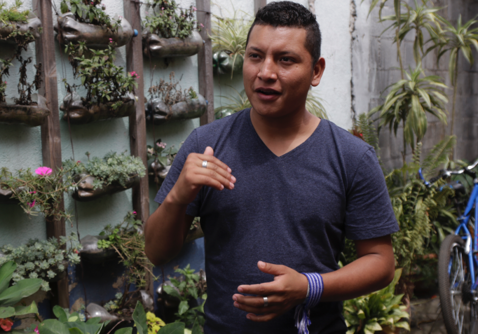 Yim Hugosl&iacute; estaba sorprendido de aparecer entre los desaparecidos. (Foto: Alejandro Bal&aacute;n/Soy502)