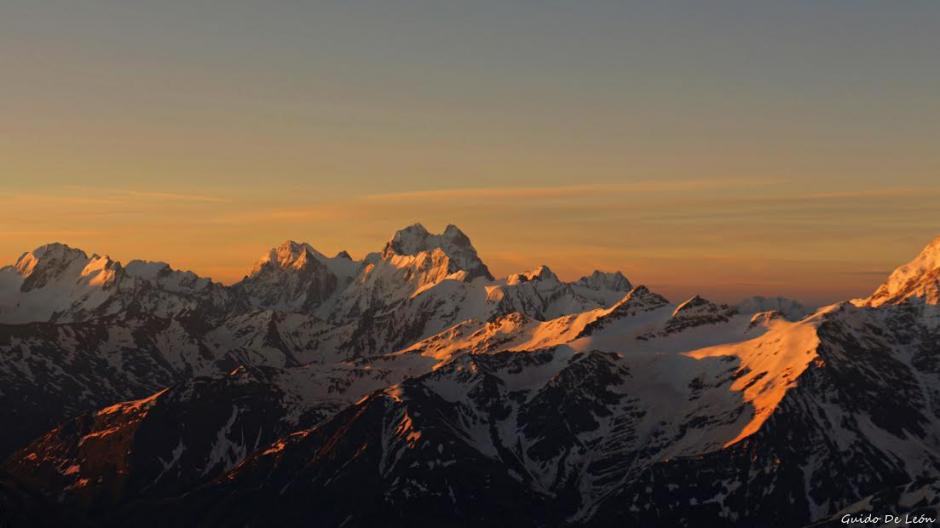Una hermosa postal del C&aacute;ucaso en Rusia al amanecer. (Foto: Cortes&iacute;a Guido De Le&oacute;n)