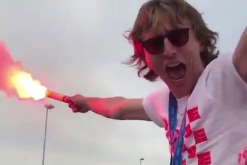 Luka Modric regresó a casa como subcampeón del mundo. (Foto: captura de video)