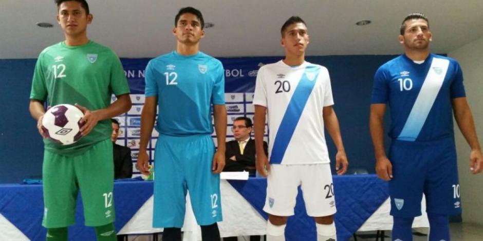 Camiseta de la Selección de fútbol de Guatemala podría cambiar de diseño. (Foto: Soy502)