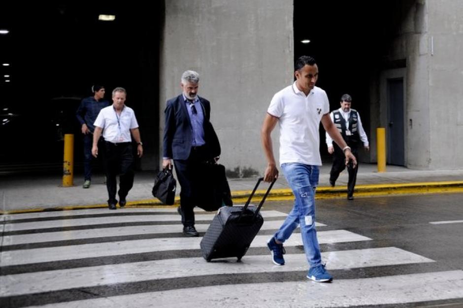 Keylor Navas y su representante Sergio Cabañas analizan tres ofertas de clubes fuera de España. (Foto: La Nacaión)