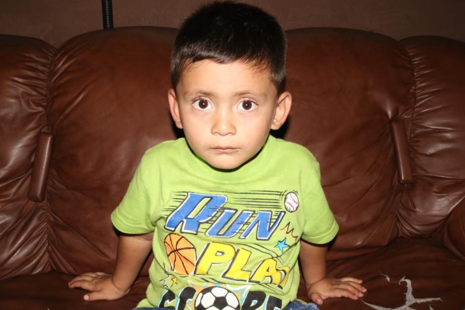 El ni&ntilde;o al que se le calculan dos a&ntilde;os se extravi&oacute; en la zona 3, su foto se comparte para que alg&uacute;n familiar que lo reconozca pueda abocarse a los Bomberos Voluntarios. (Foto: Bomberos Voluntarios)