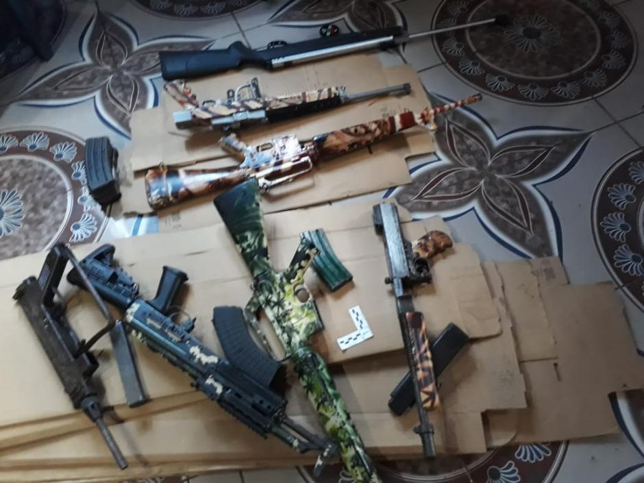 La Polic&iacute;a Nacional Civil (PNC) ubic&oacute; el arsenal del jefe de log&iacute;stica de una estructura de crimen organizado. (Foto: Mingob)&nbsp;