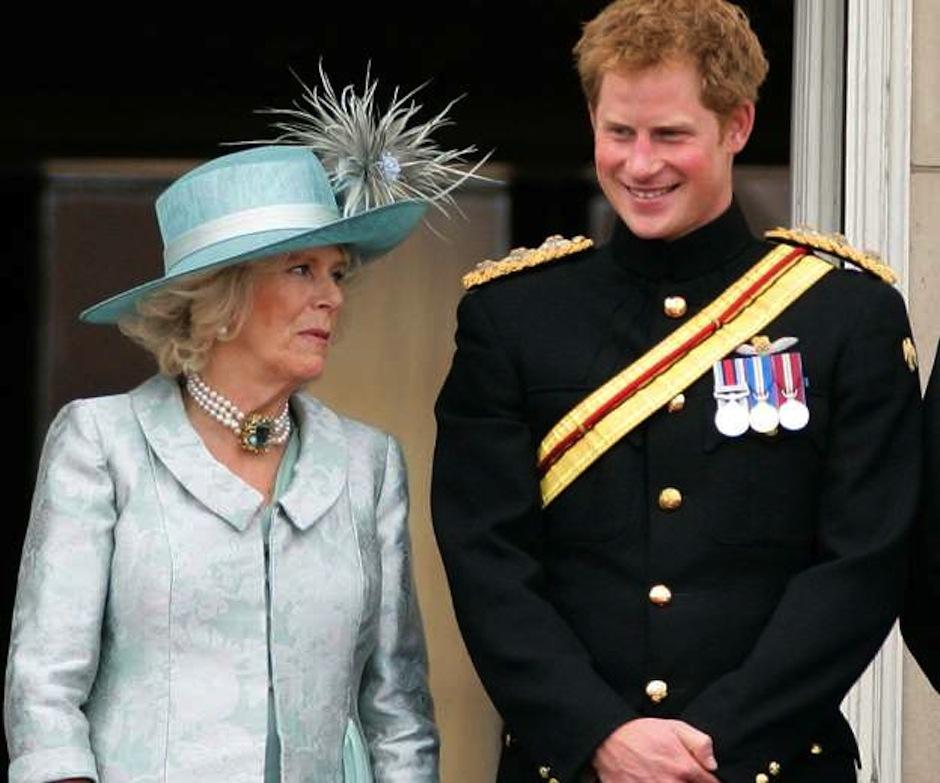 Harry revela su relaci&oacute;n con Camilla, la amante de su padre. (Foto: MSN)&nbsp;