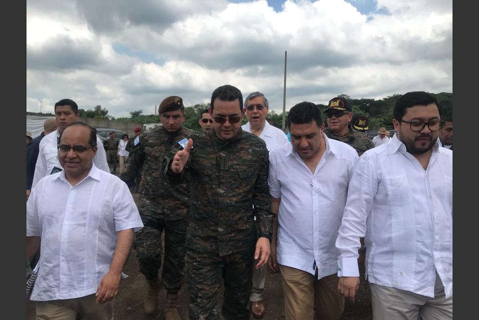 El mandatario dijo sentirse orgulloso del Ejército. (Foto: Soy502)