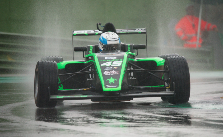 El piloto guatemalteco Ian Rodr&iacute;guez compite este fin de semana en la pista de Monza en la F&oacute;rmula 4 italiana. (Foto: Soy502)