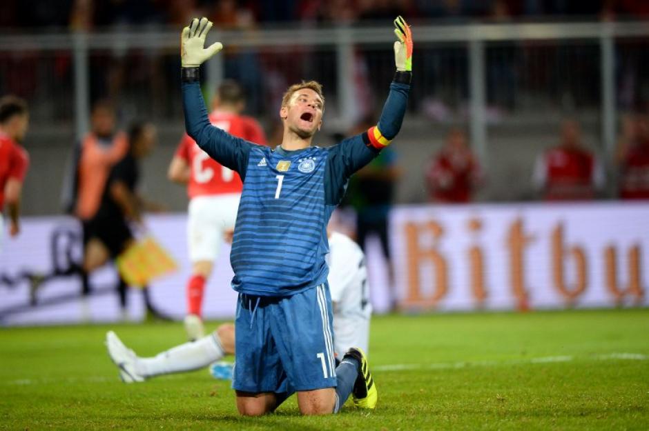 El portero alemán Manuel Neuer luce frustratdo, luego de la derrota de su Selección. (Foto: AFP)