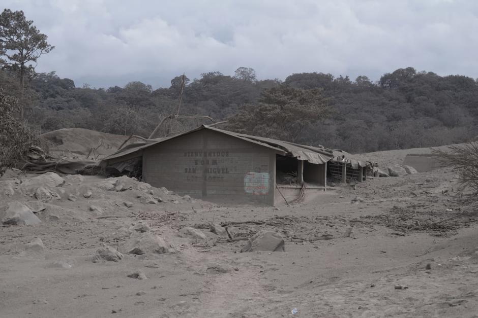 Esta era la escuela de San Miguel Los Lotes, ahora soterrada (Foto: Wilder L&oacute;pez/Soy502)