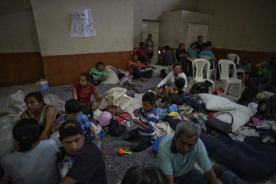 Miles de personas han sido albergadas por la Conred. (Foto: Alejandro Bal&aacute;n/Soy502)&nbsp;