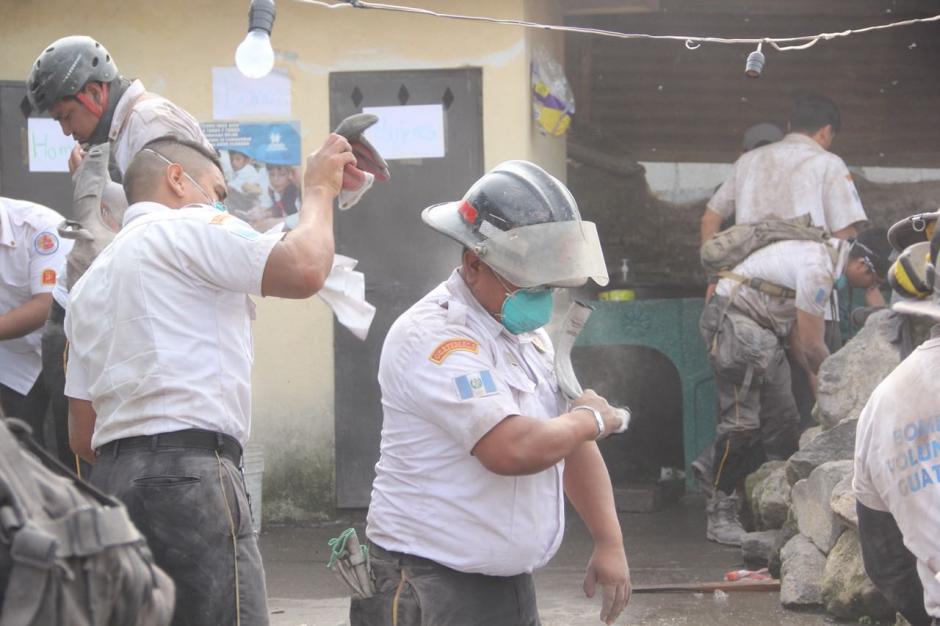 Una nueva orden para evacuar el área se ha activado. (Foto: Fredy Hernández/Soy502)&nbsp;