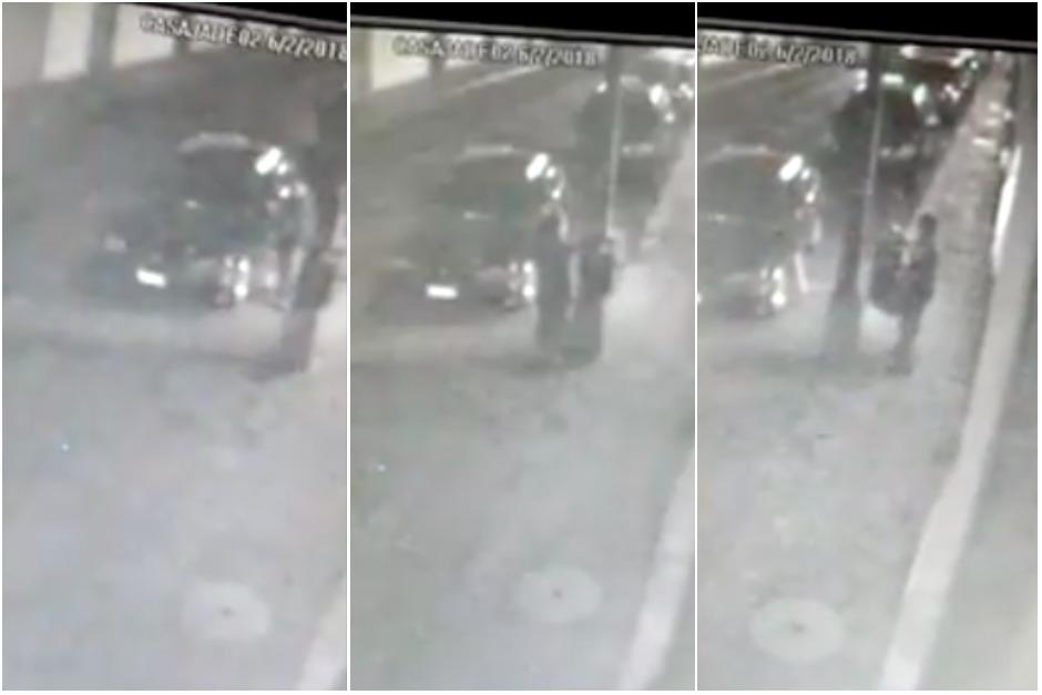 En las im&aacute;genes de una c&aacute;mara de seguridad muestran el momento del hurto. (Captura video)