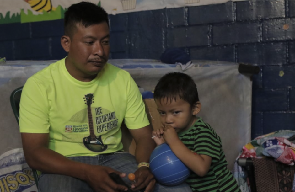 Rubén Darío salvó la vida de 37 personas, incluyendo a casi toda su familia. (Foto: Alejandro Balán/Soy502)&nbsp;