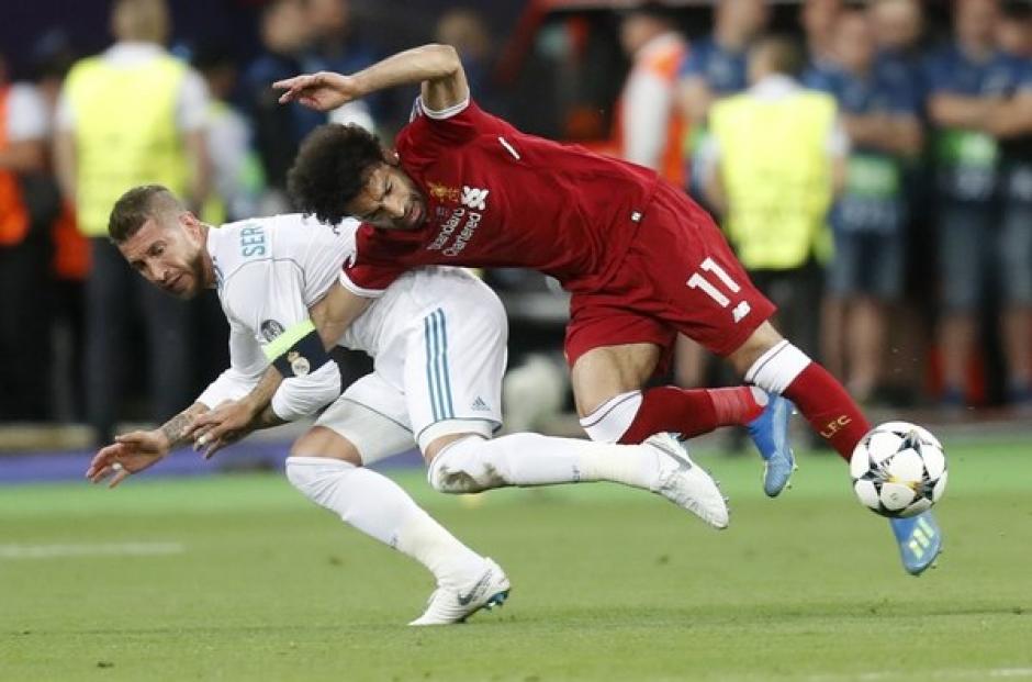 Mohamed Salah respondió irónicamente a las palabras de Sergio Ramos, tras la lesión en la final Champions. (Foto: AFP)