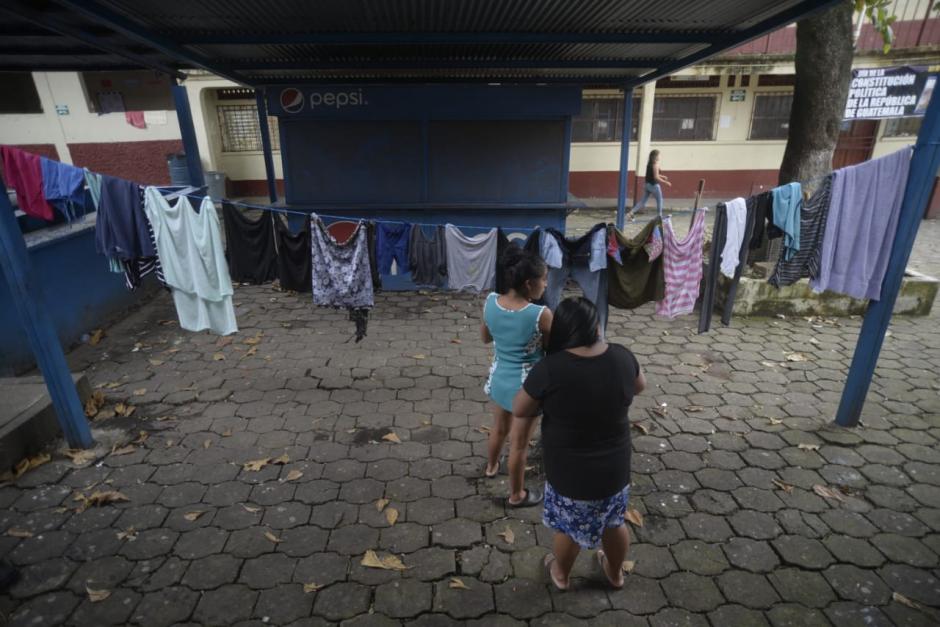 Una mujer murió en uno de los albergues habilitados tras la fuerte erupción del volcán de Fuego ¿Quién era? (Foto: Wilder López/Soy502)