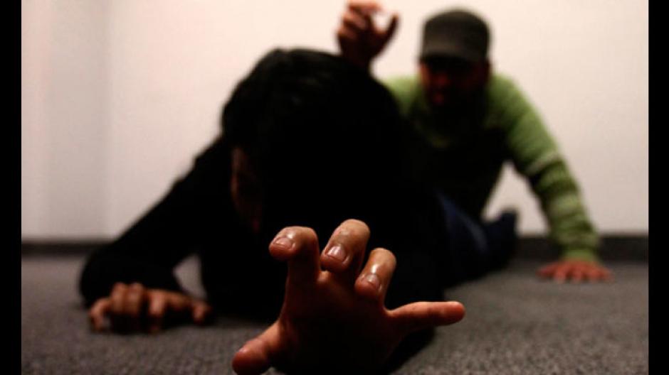 Un grupo de transe&uacute;ntes defendi&oacute; a una mujer que era golpeada en plena calle. (Foto: Con fines ilustrativos/ larepublica.pe)