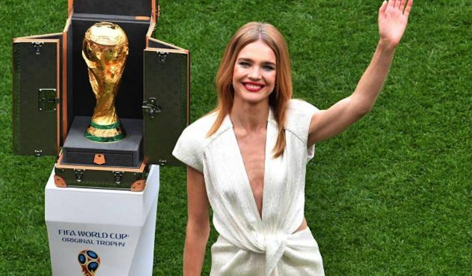 Natalia Vodianova fue descubierta en Rusia mientras vend&iacute;a verduras con su madre. (Foto: AFP)&nbsp;