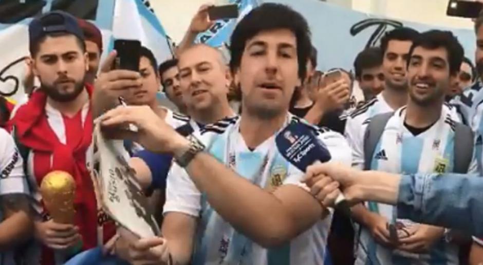 El mago Willy convierte el vodka en fernet. (Foto: Captura de video)