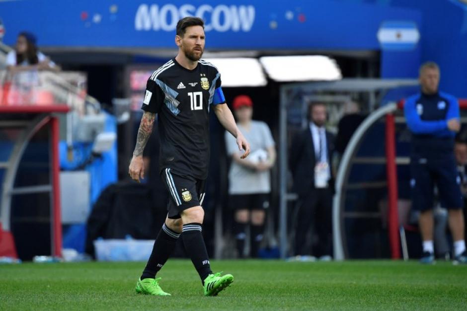 Minutos antes del encuentro Argentina-Islandia, Messi comparti&oacute; con varios ni&ntilde;os y las redes lo disfrutaron. &nbsp;(Foto: AFP)&nbsp;
