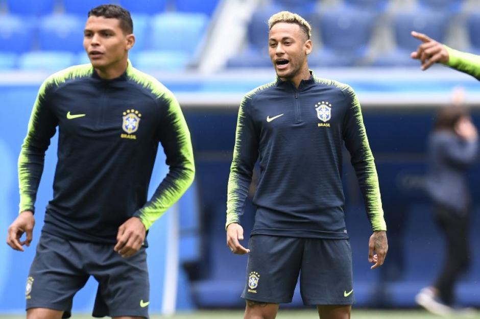El reclamo de Neymar dej&oacute; dolido al capit&aacute;n de Brasil. (Foto: AFP)