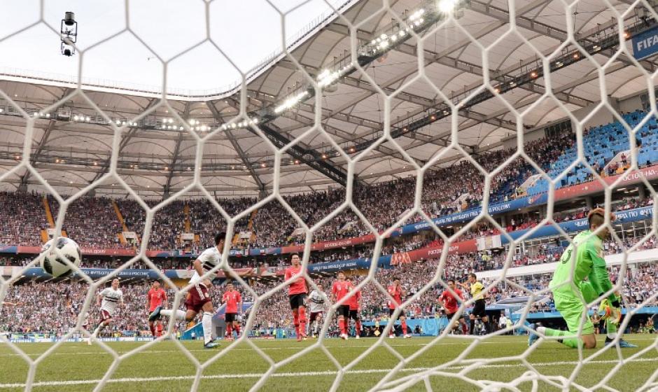 Los mexicanos ya anotaron por medio del tiro de los 11 pasos contra Corea del Sur. (Foto: AFP)