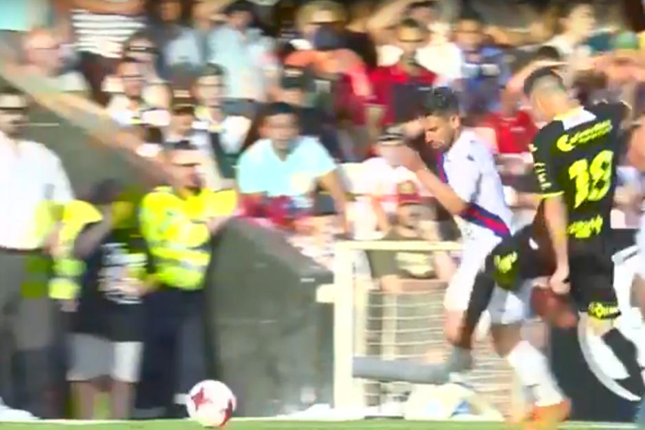 La acci&oacute;n ha dejado mucha indignaci&oacute;n en el mundo del f&uacute;tbol. (Captura Video)