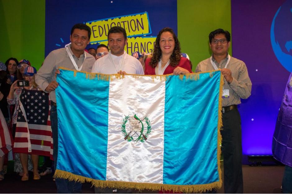 Los docentes recibieron un reconocimiento durante el evento por sus aportes a la educaci&oacute;n. (Microsoft Exchange)