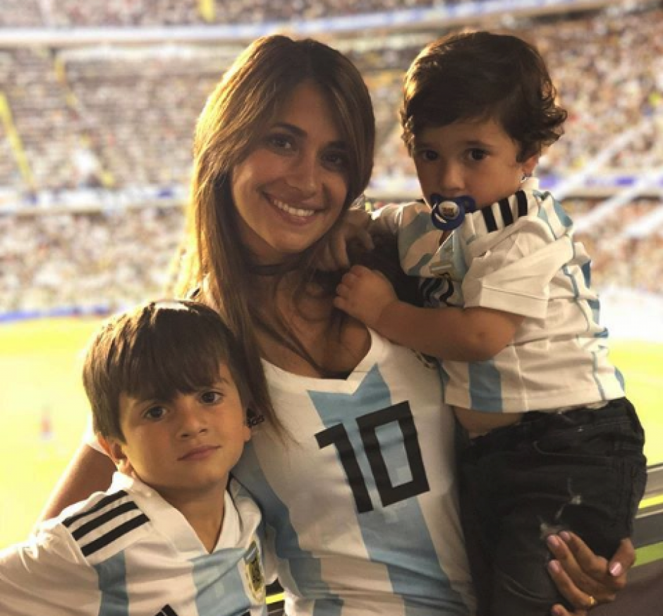 Antonella y sus hijos viajaron a Espa&ntilde;a y luego ir&aacute;n a Rusia para acompa&ntilde;ar a Lionel Messi. (Foto: Instagram)