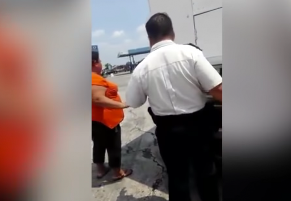 Un agente fue obligado a devolver el dinero de un presunto soborno. (Foto: captura video)&nbsp;