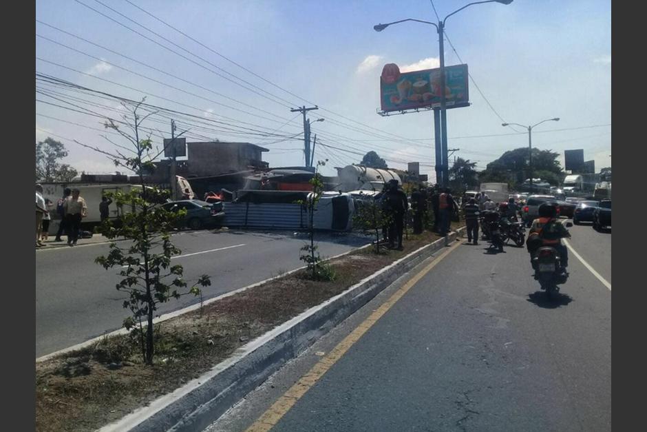 Los cuerpos de bomberos reportan un grave accidente de tránsito. (Foto: captura de Facebook)&nbsp;
