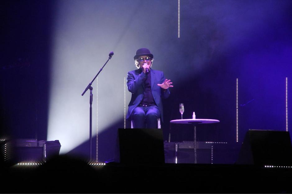 En su introducci&oacute;n habl&oacute; de Miguel &Aacute;ngel Asturias. (Foto: Fredy Hern&aacute;ndez/Soy502)