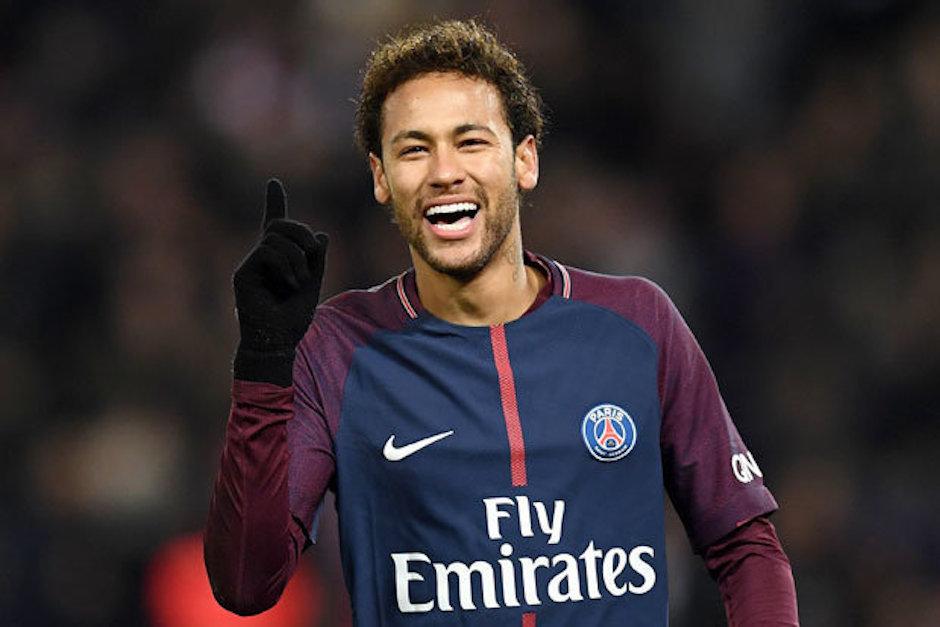 Neymar estar&iacute;a muy inc&oacute;modo jugando en el PSG, tanto, que se arrepiente de dejar Barcelona. (Foto: Daily Star)