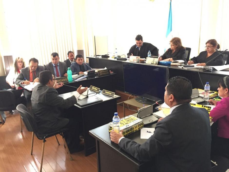 El exdirector de Presidios, Nicolás García, declaró ante el Tribunal Sexto de Sentencia por la fuga de "La Patrona". (Foto: Evelyn De León/Soy502)